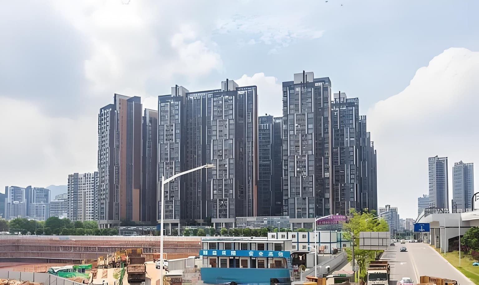 潜龙曼海宁